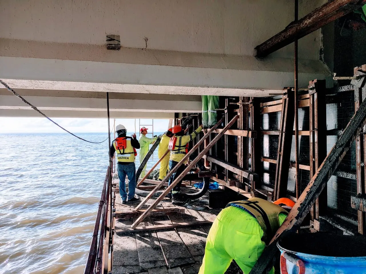 Reparación del puente El Zacatal con Concreto de Ultra Alto Desempeño.